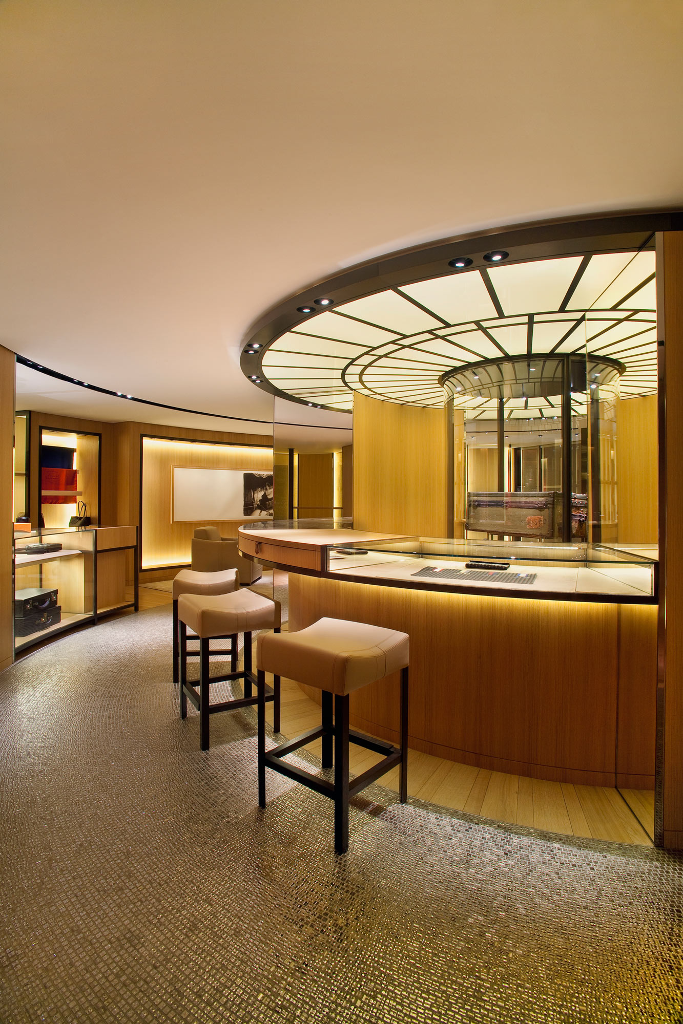 MOYNAT PARIS CURIOSITY