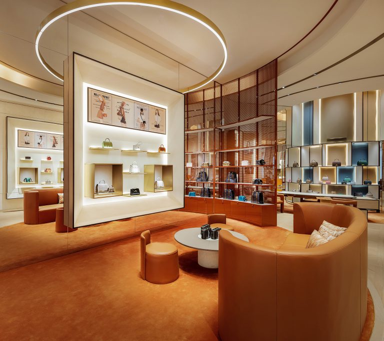 MOYNAT DOHA | CURIOSITY